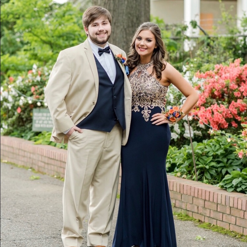 FORMAL/PROM DRESS - Picture 2 of 5